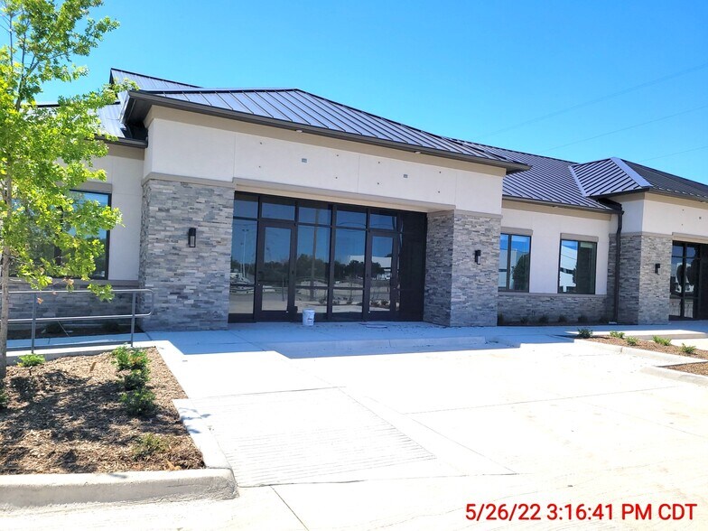 Primary Photo Of 525 Shiloh Rd, Plano Medical For Sale