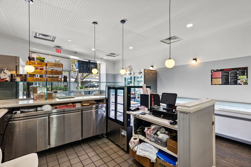 More Photos Of 5466-5484 Wilshire Blvd, Los Angeles Office For Lease