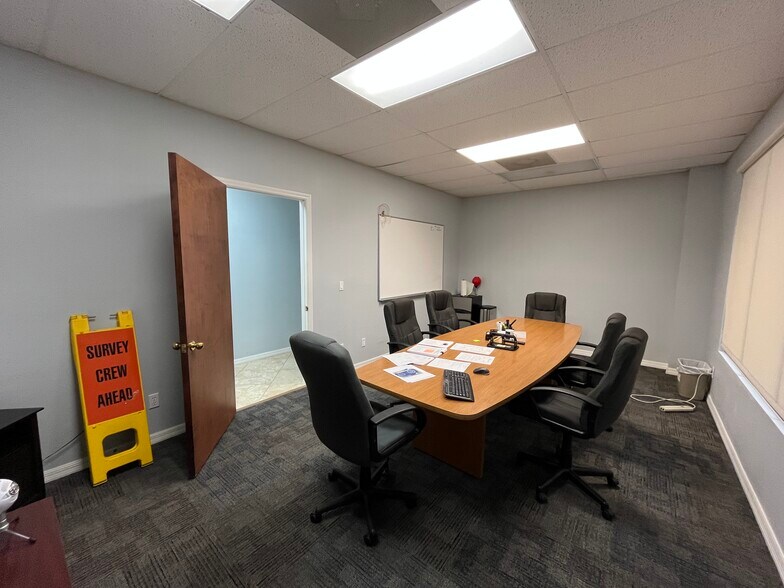 More Photos Of 12750 Commonwealth Dr, Fort Myers Warehouse For Sale