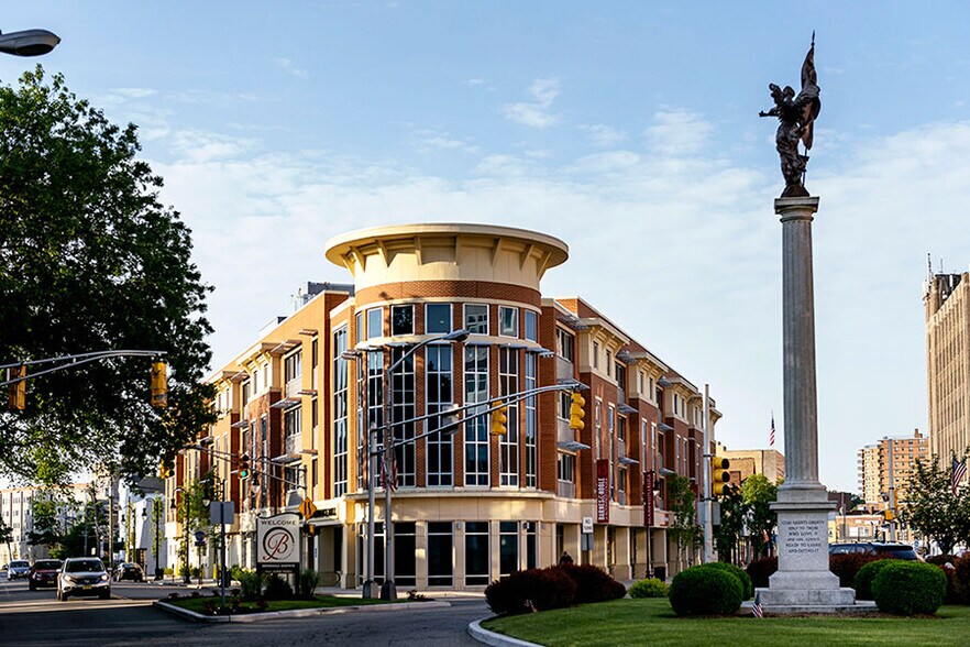 More Photos Of 56 Broad St, Bloomfield Apartments For Lease