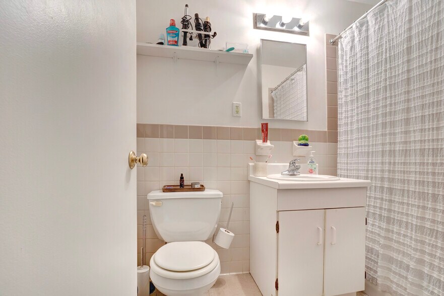 More Photos Of 213 Johnson Ave, Brooklyn Apartments For Sale