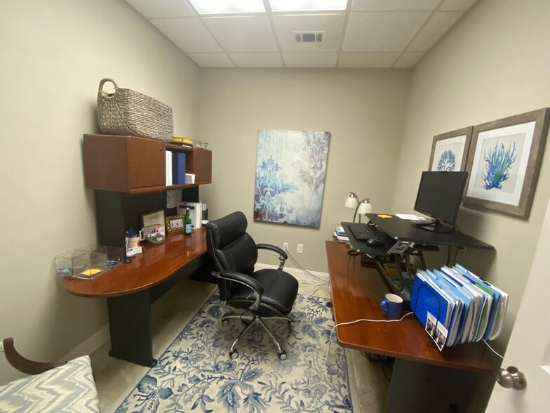 More Photos Of 1565 Sarno Rd, Melbourne Medical For Lease