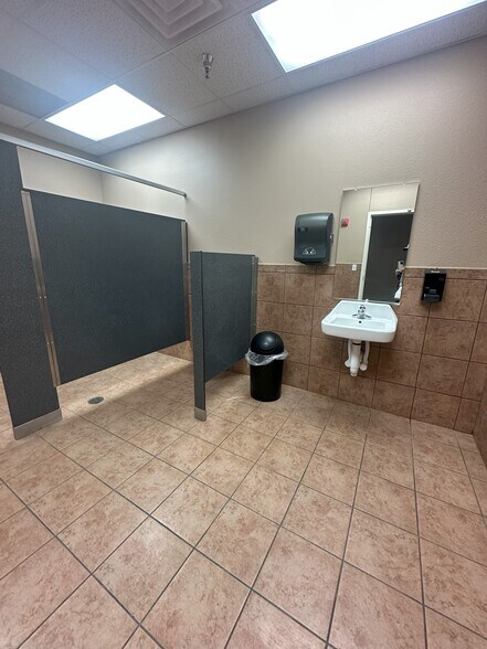 More Photos Of 7202 Slide Rd, Lubbock Medical For Sale