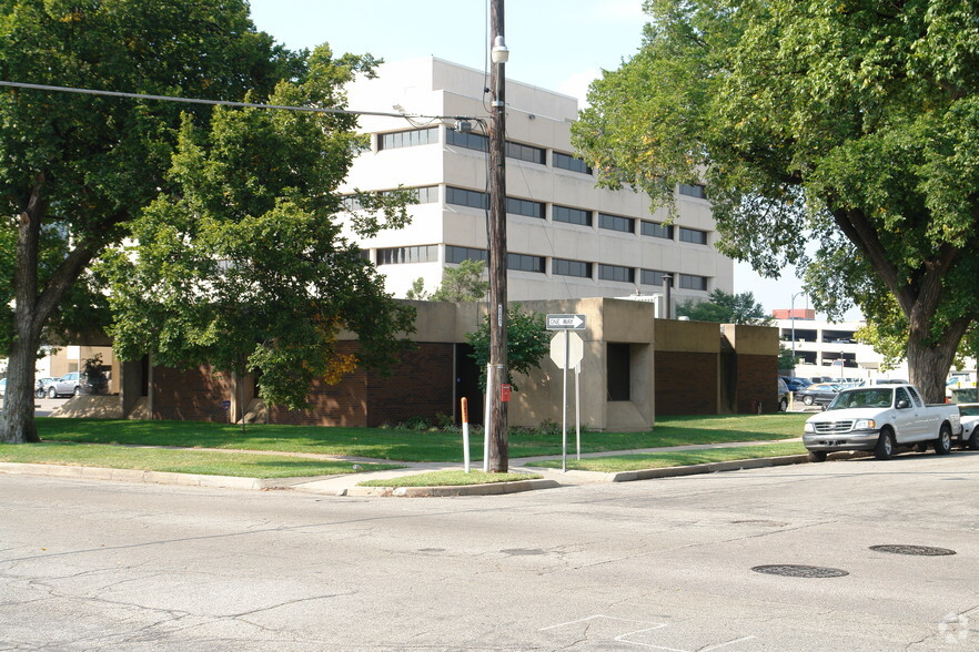 Primary Photo Of 659 N Market St, Wichita Coworking Space