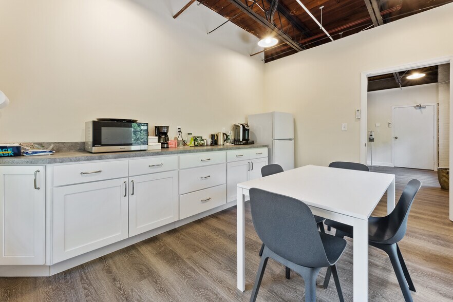 More Photos Of 620 Ramsey Ave, Hillside Warehouse For Sale