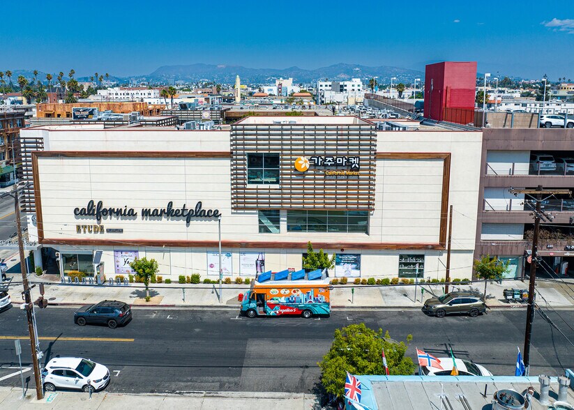 More Photos Of 450 S Western Ave, Los Angeles Freestanding For Lease
