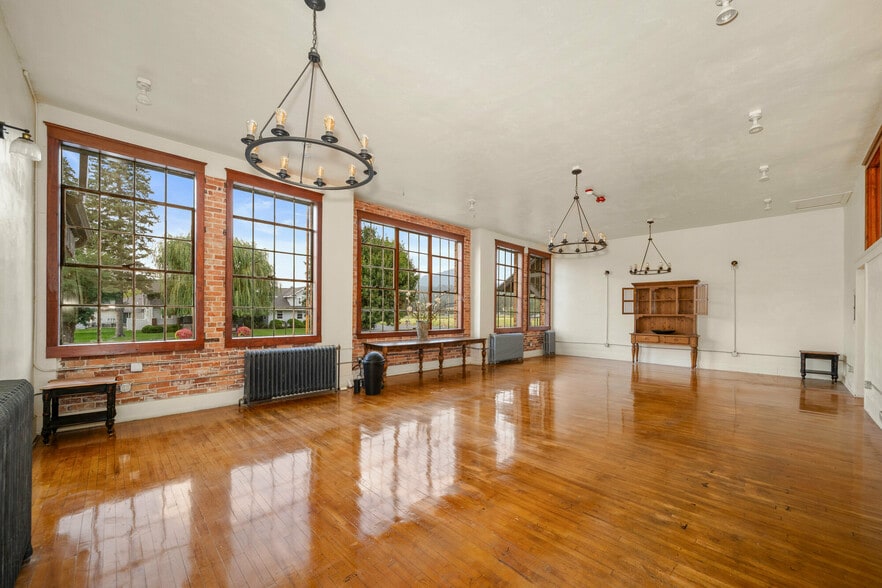 More Photos Of 508 E Main Ave, Chewelah Office For Sale