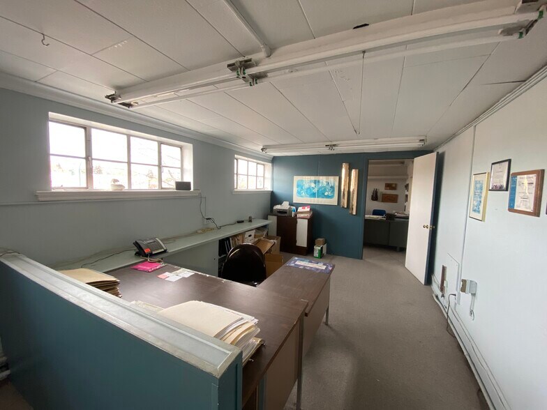 More Photos Of 409 E Main St, Riverton Storefront For Sale