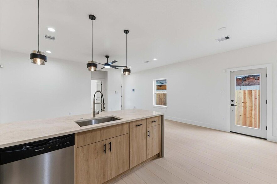 More Photos Of 4314 Stassen St, Houston Multifamily For Sale