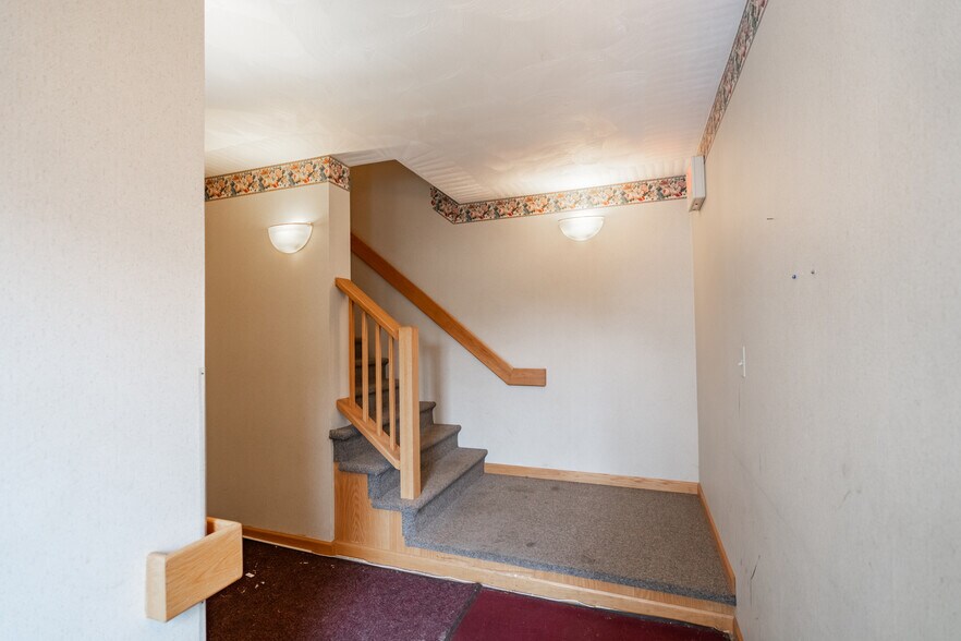 More Photos Of 1105 Monroe St, Endicott Office For Sale