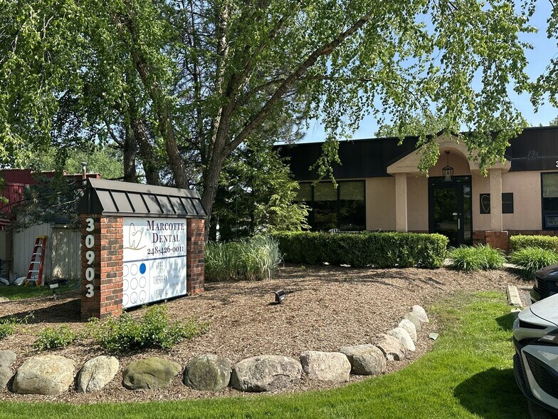 More Photos Of 30903 W 10 Mile Rd, Farmington Hills Medical For Lease