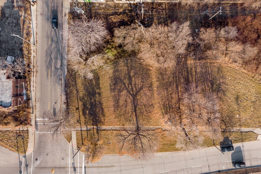 More Photos Of 503 E Edsel Ford Rd, Detroit Land For Sale