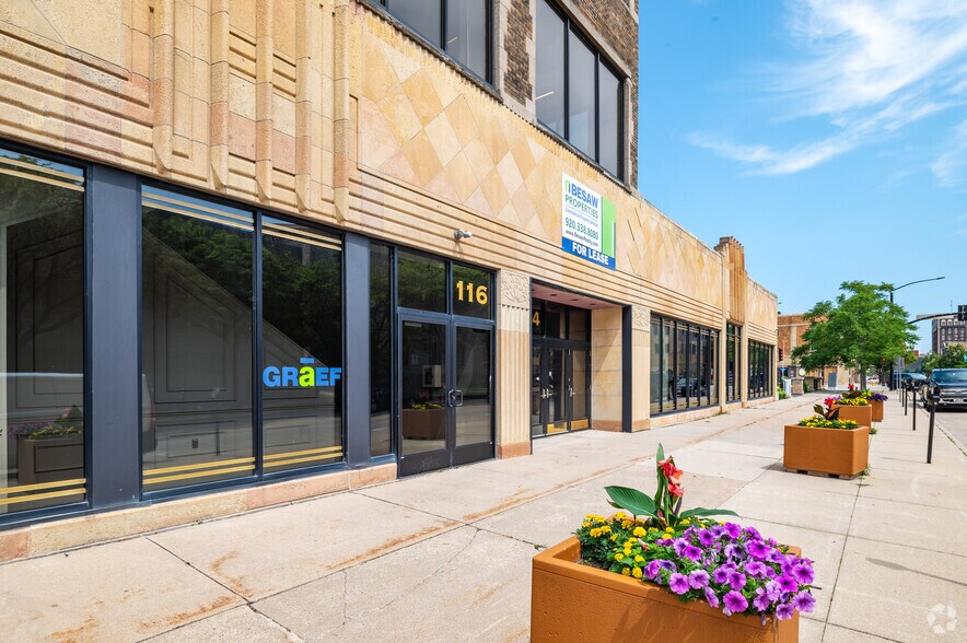 More Photos Of 118 S Adams St, Green Bay Office For Lease