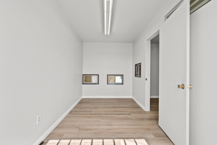 More Photos Of 6004 W Pico Blvd, Los Angeles Storefront For Lease