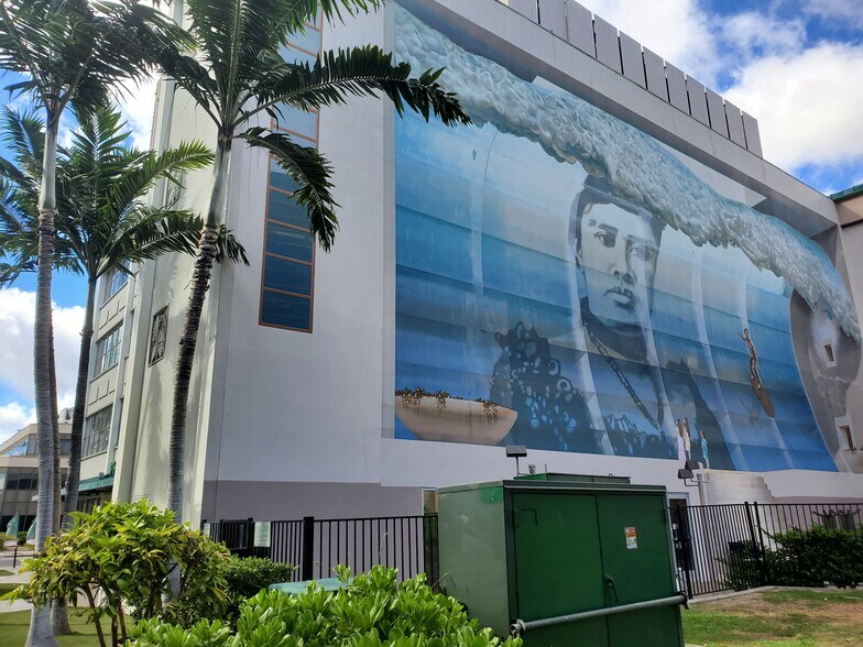 More Photos Of 401 Kamakee St, Honolulu Office For Lease