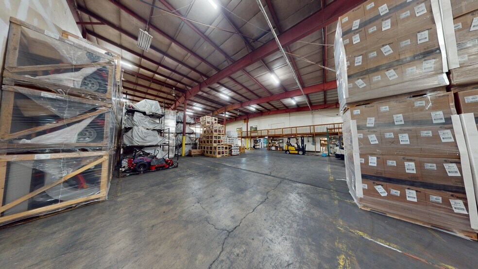More Photos Of 35 Rose Morrow Rd, Wantage Manufacturing For Lease