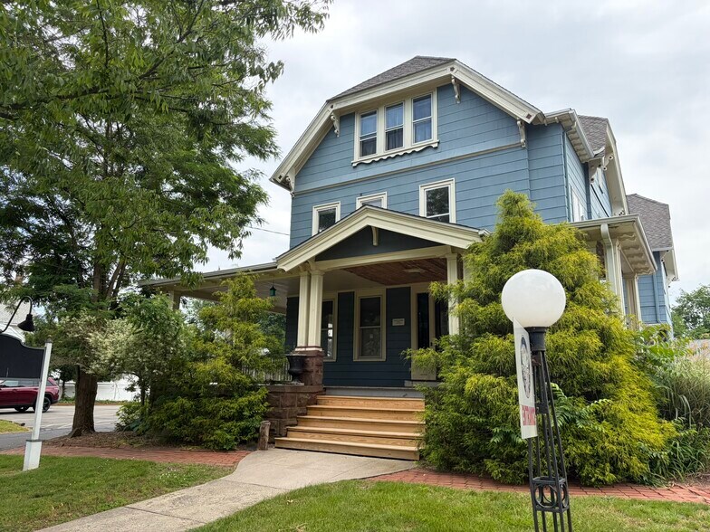 More Photos Of 144 S Main St, Wallingford Office For Sale