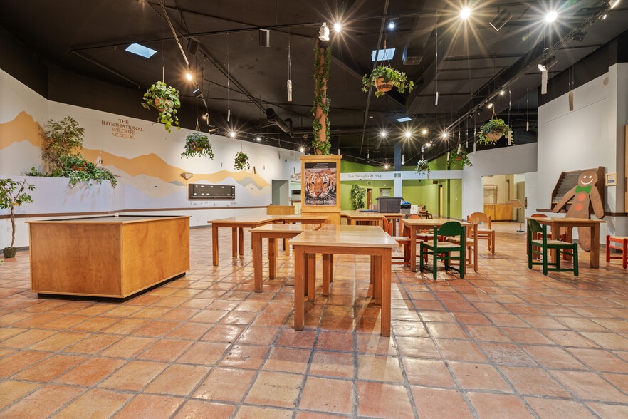 More Photos Of 4800 W Gates Pass Rd, Tucson Specialty For Sale
