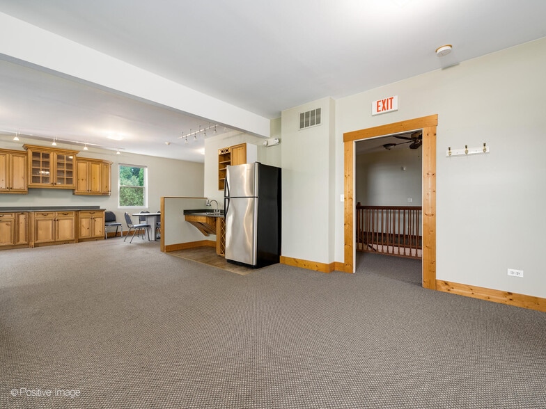 More Photos Of 1125 N Delany Rd, Gurnee Medical For Sale