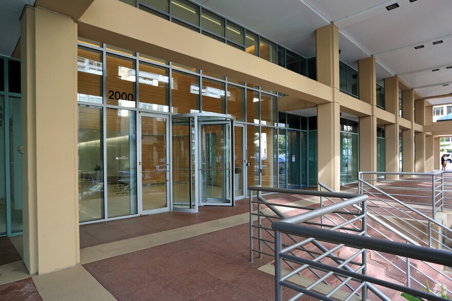 More Photos Of 2000 14th St N, Arlington Office For Lease