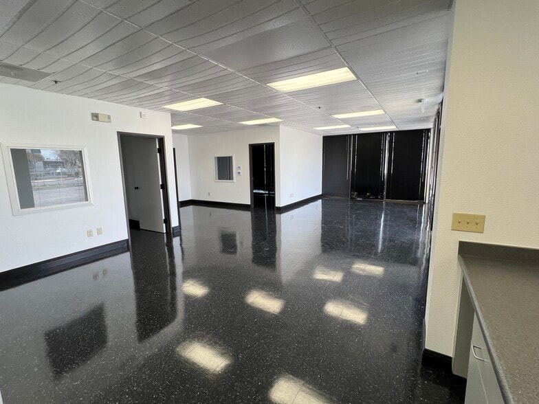 More Photos Of 2401-2403 Stagecoach Rd, Stockton Warehouse For Lease