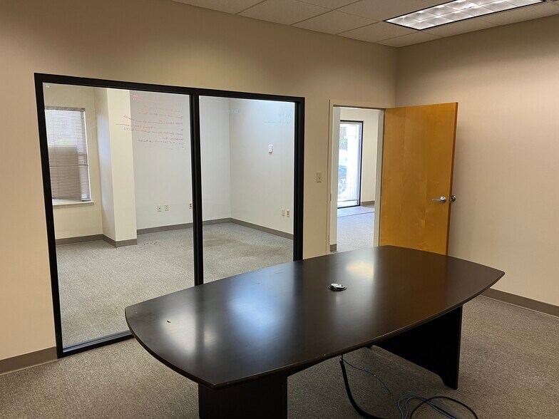 More Photos Of 3956 Sunbeam Rd, Jacksonville Medical For Lease