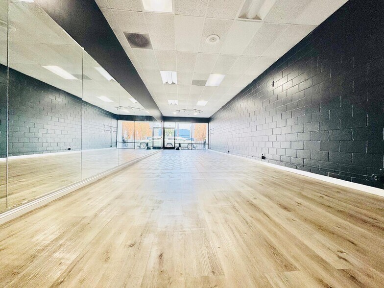 More Photos Of 5520-5530 Santa Monica Blvd, Los Angeles Unknown For Lease