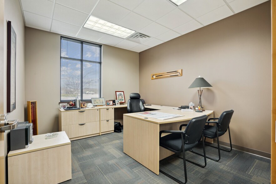 More Photos Of 3015 Greyhound Dr, Waterloo Medical For Lease