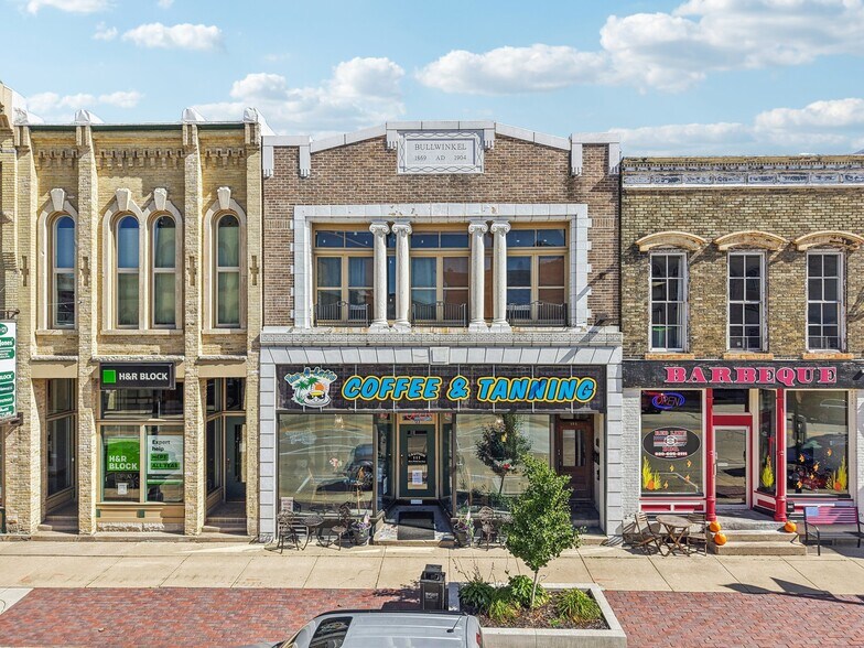 Primary Photo Of 122-124 N Main St, Jefferson Storefront Retail Residential For Sale