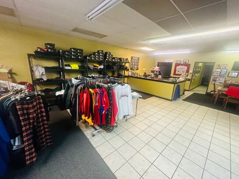 More Photos Of 870 Main St, Follansbee Storefront Retail Residential For Sale