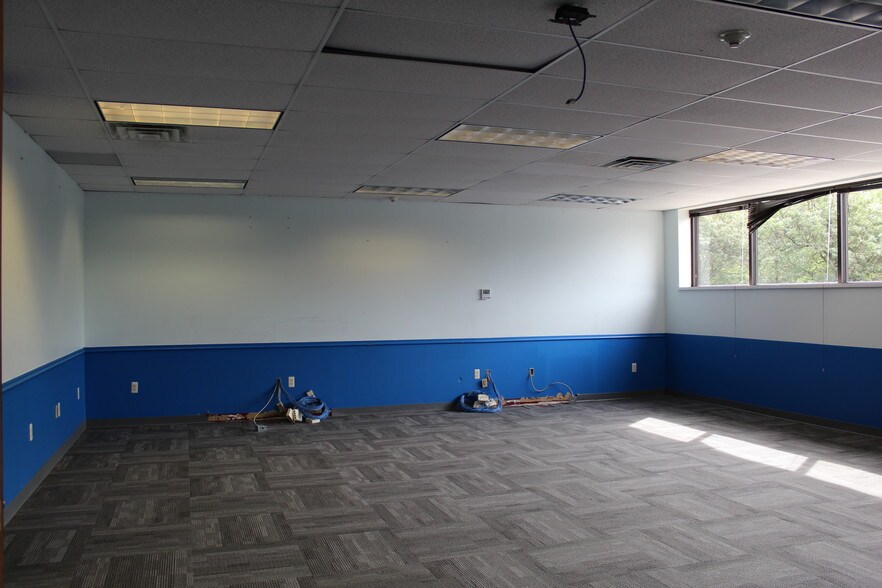 More Photos Of 251 John James Audubon Pky, Amherst Office For Lease