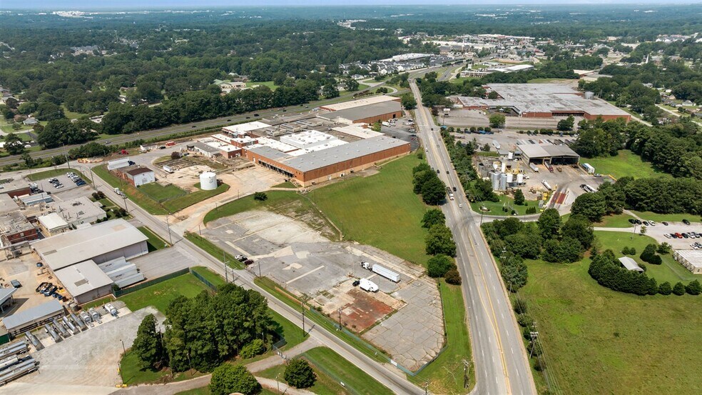 More Photos Of 300 S Main St, Mauldin Warehouse For Sale