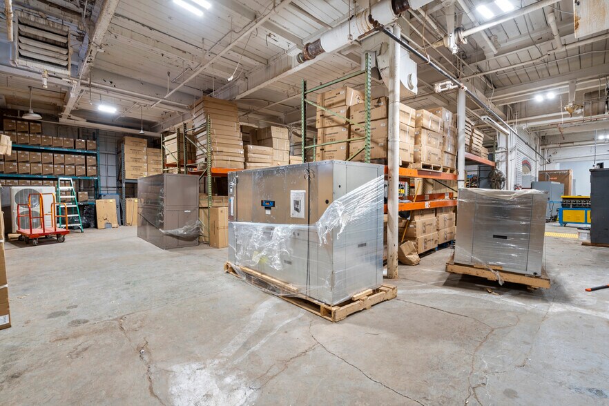 More Photos Of 19-29 Lafayette St, Hartford Distribution For Sale