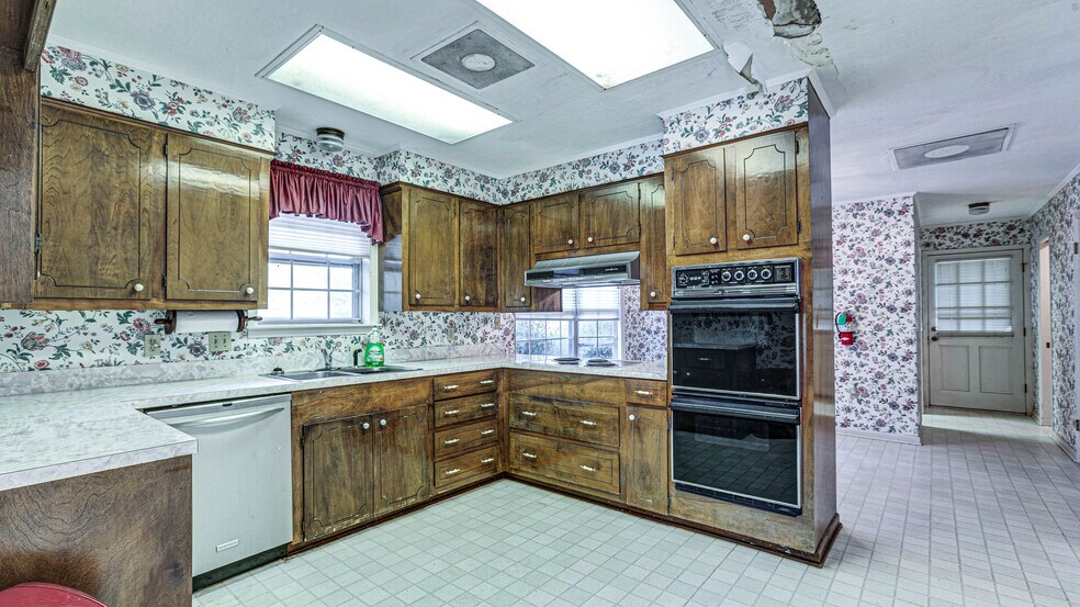 More Photos Of 518 Old Richton Rd, Petal Office Residential For Sale