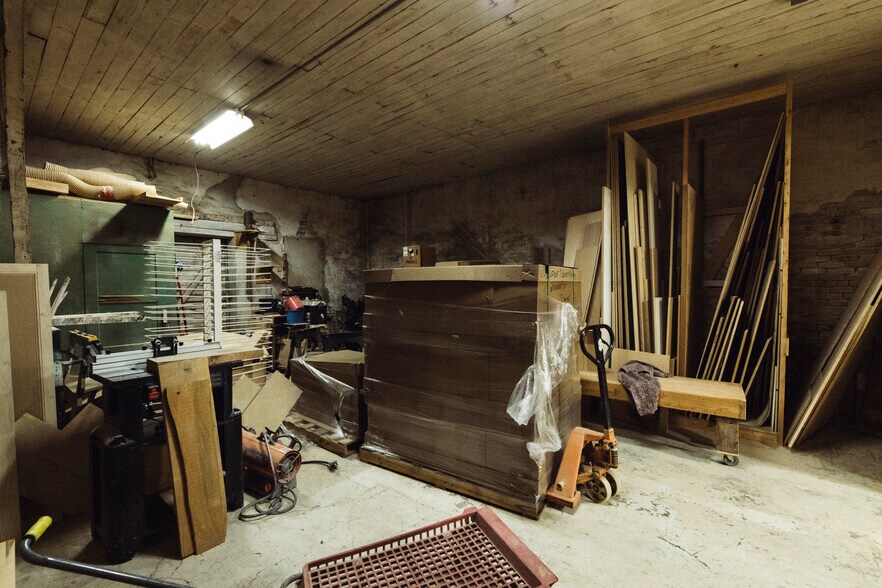 More Photos Of 75 Main St, Maxwell Warehouse For Lease