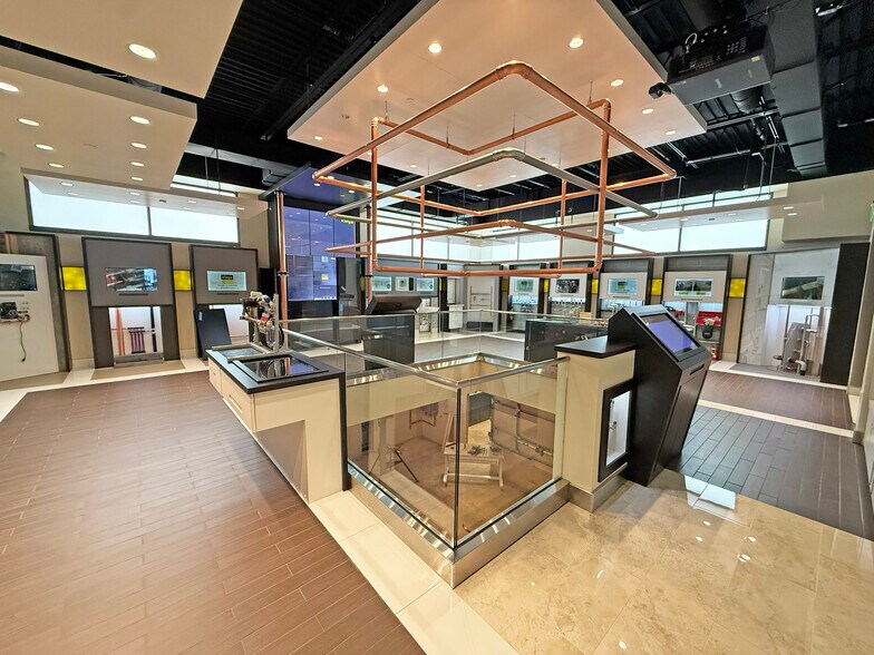 More Photos Of 1800 Southwood Dr, Nashua Office For Sale