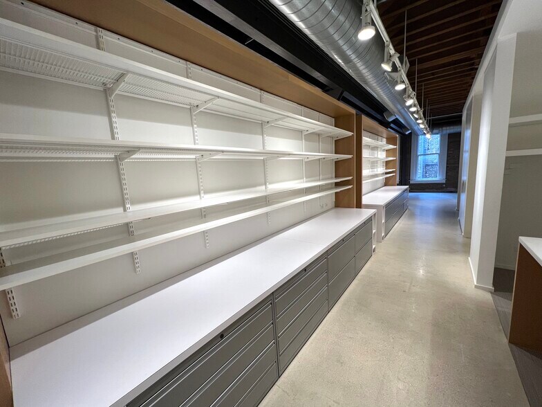 More Photos Of 108-110 W Kinzie St, Chicago Office Residential For Sale