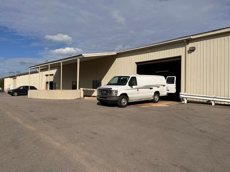 More Photos Of 3500 3 Mile Rd NW, Grand Rapids Manufacturing For Lease