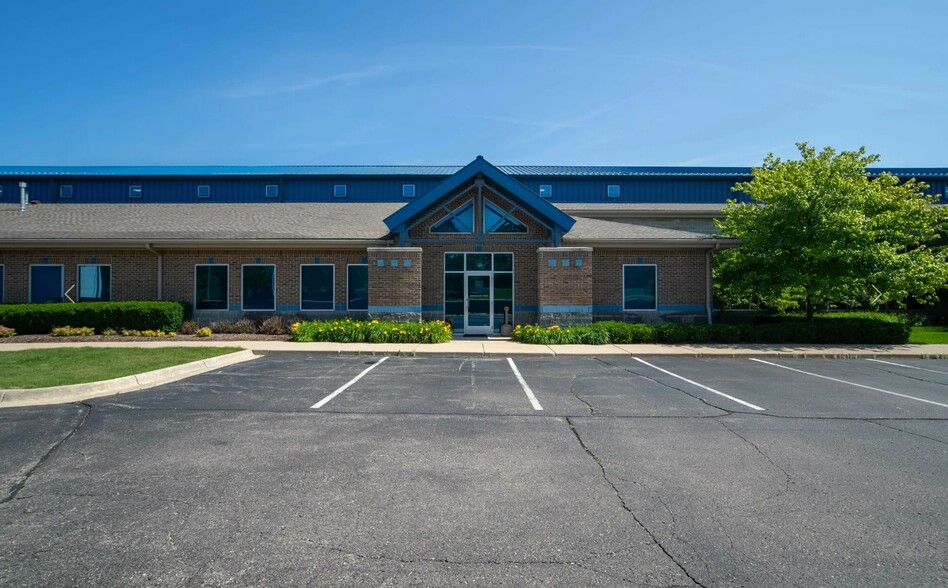 More Photos Of 3770 Dixie Hwy, Waterford Showroom For Sale