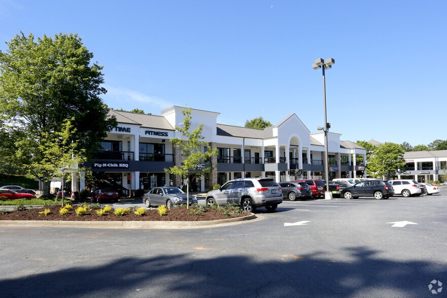 Primary Photo Of 4920 B NE Roswell Rd, Atlanta Storefront For Lease