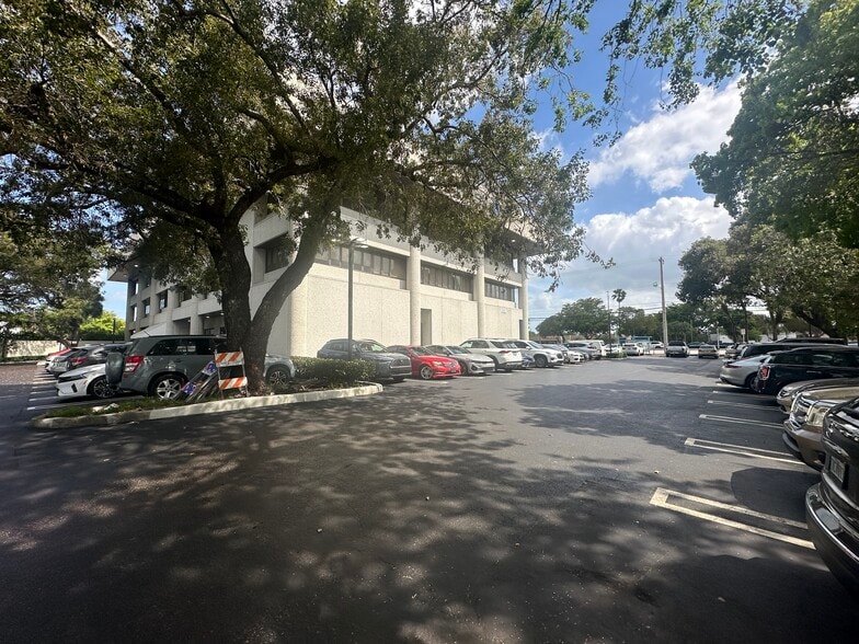 More Photos Of 13701 SW 88th St, Miami Office For Lease