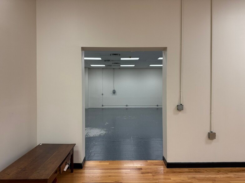 More Photos Of 114 Pearl St, Port Chester Light Distribution For Lease