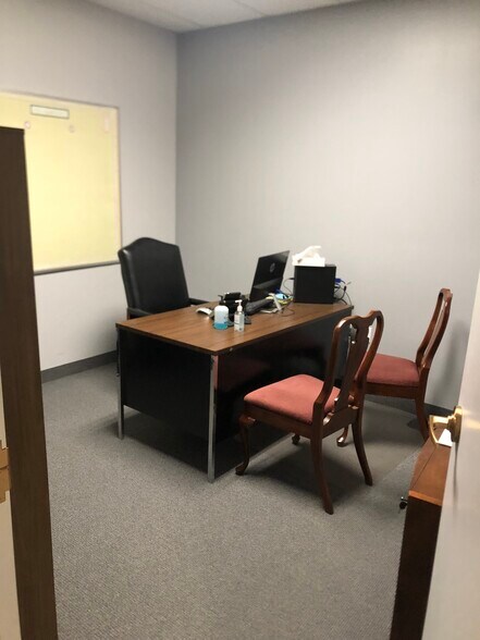 More Photos Of 77 Thomas Johnson Dr, Frederick Medical For Sale