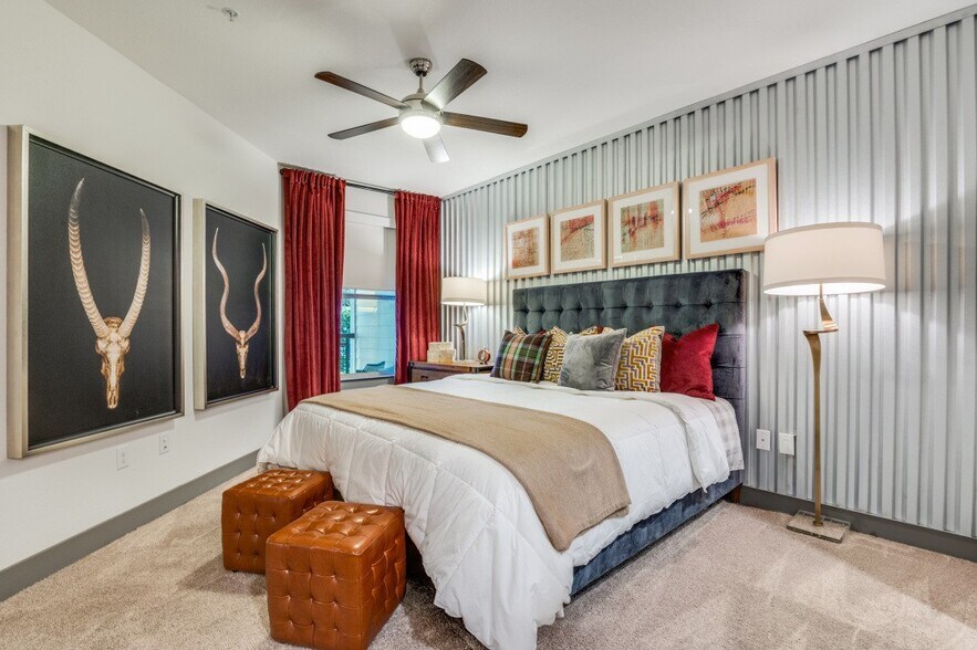 More Photos Of 305 W Commerce St, Dallas Apartments For Lease