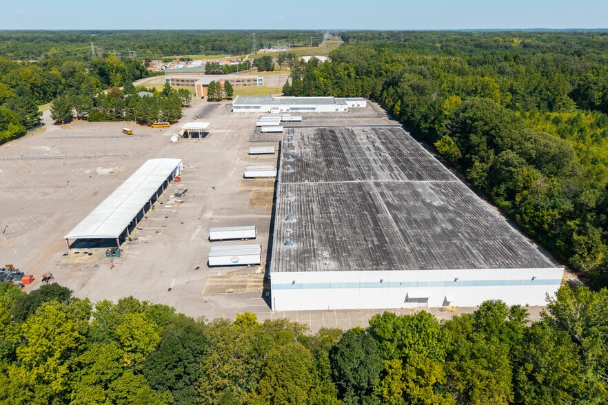 More Photos Of 2730 Grays Creek dr, Cordova Manufacturing For Sale