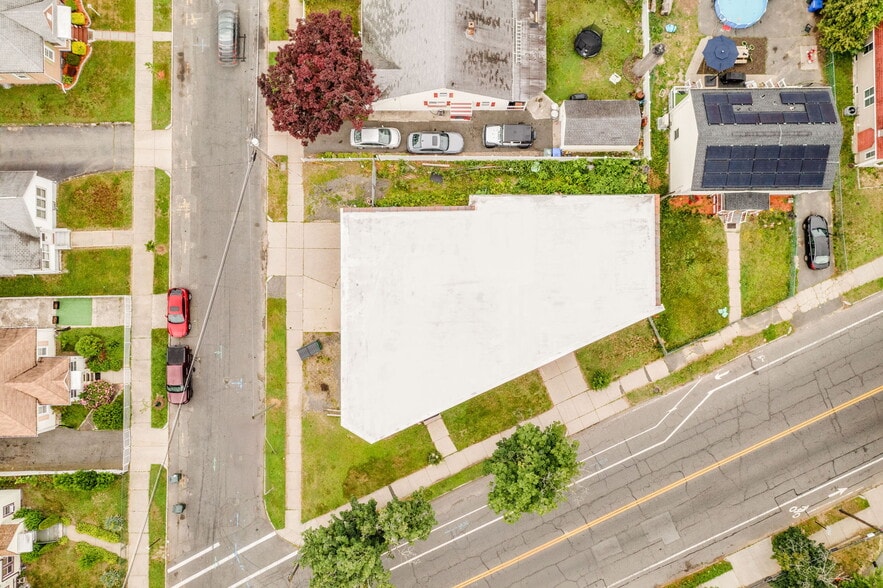 More Photos Of 218 Saint James Blvd, Springfield Storefront Retail Office For Sale