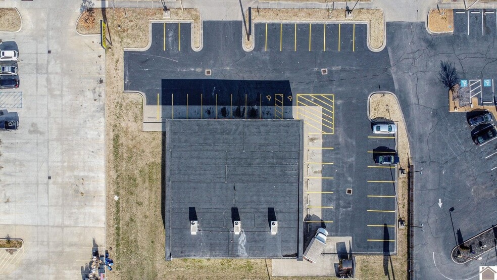 More Photos Of 2828 Park Ave, Paducah Freestanding For Lease