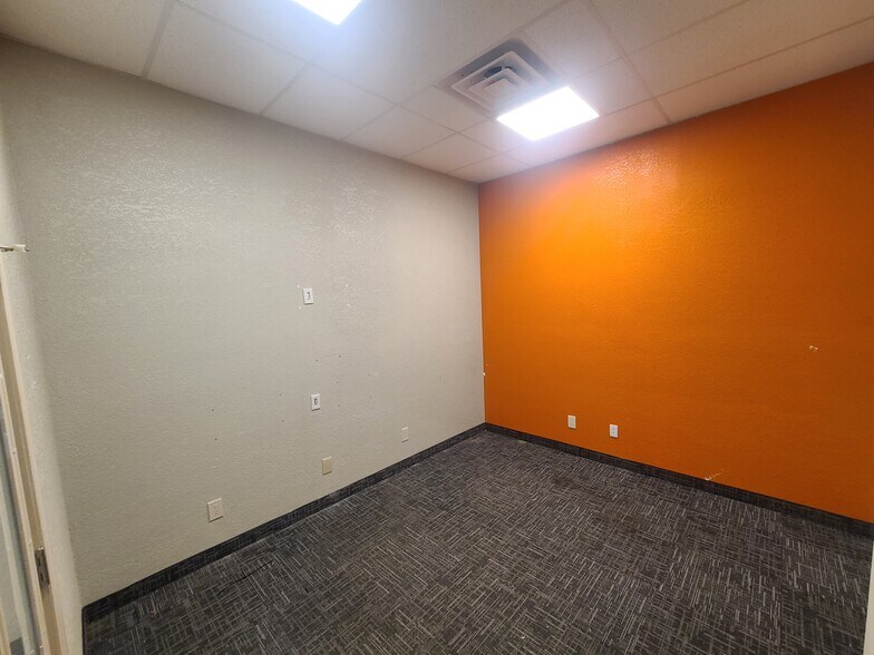 More Photos Of 2360 N Nevada Ave, Minneapolis Warehouse For Sale