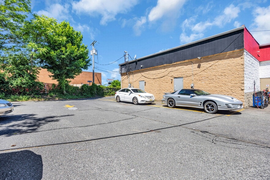 More Photos Of 210 State Route 36, West Long Branch Freestanding For Lease