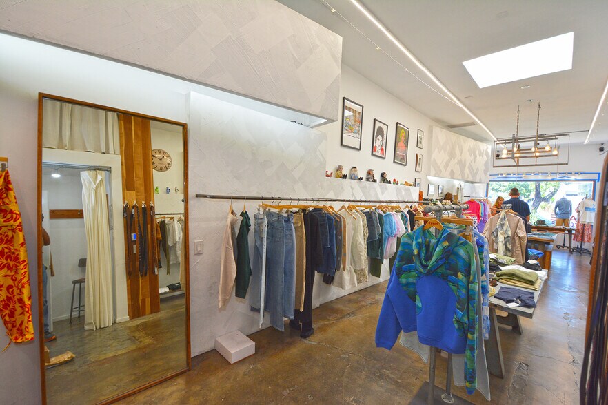 More Photos Of 8358-8360 W 3rd St, Los Angeles Storefront For Lease